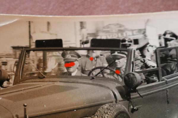 old photo - Adolf Hitler with his entourage in his Mercedes W31 in Compiègne France